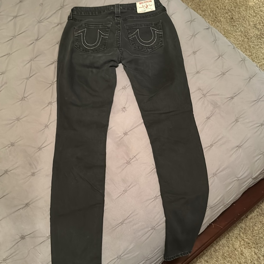 True Religion Jeans. Size 28. Skinny Type but fit wider hips as well. - Picture 6 of 6